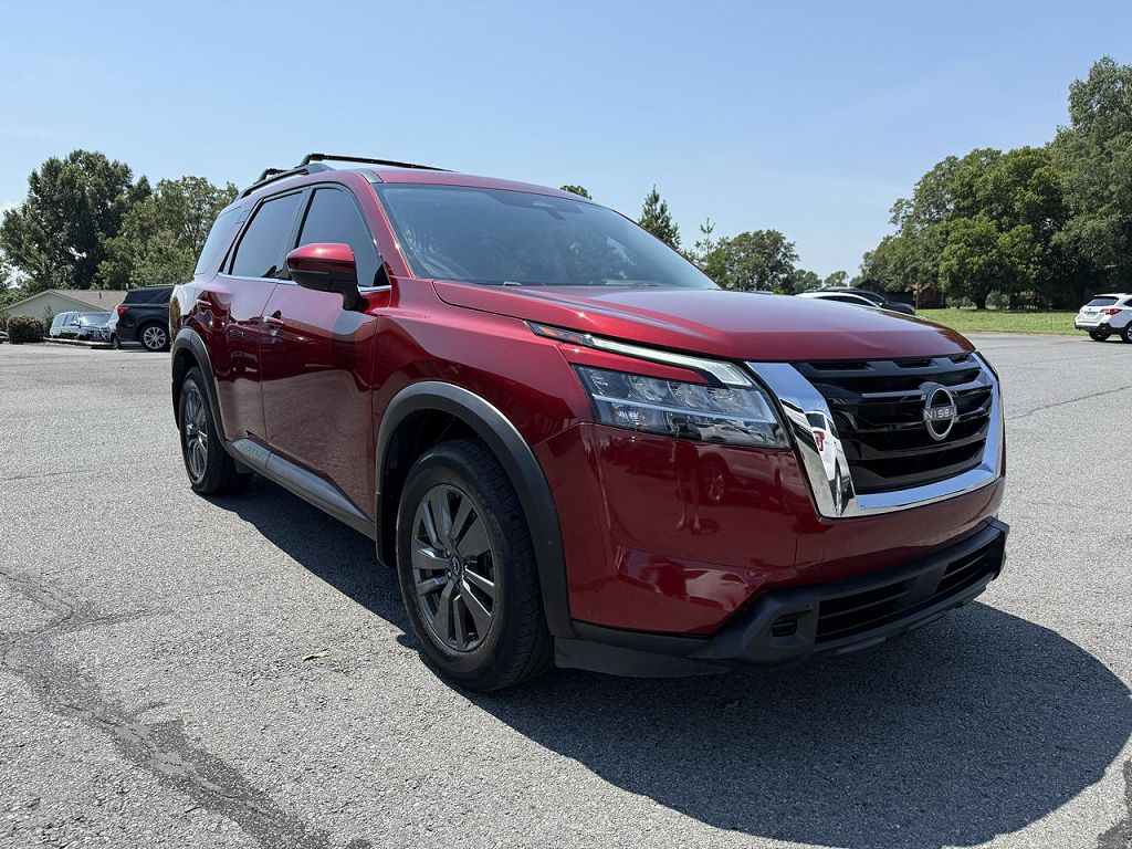 2022 Nissan Pathfinder SV
