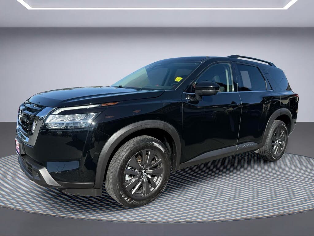 2022 Nissan Pathfinder SV