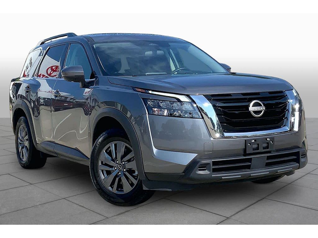 2024 Nissan Pathfinder SV