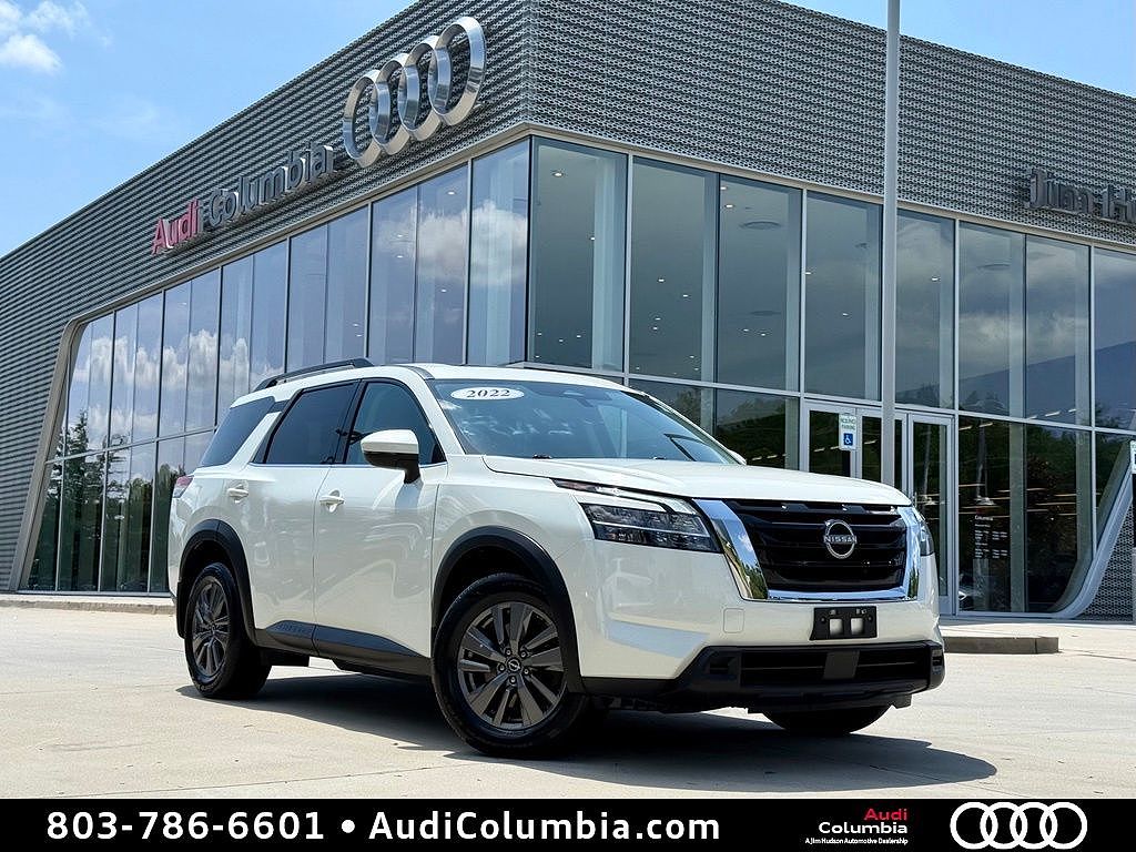 2022 Nissan Pathfinder SV