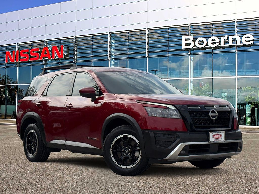 2023 Nissan Pathfinder SV