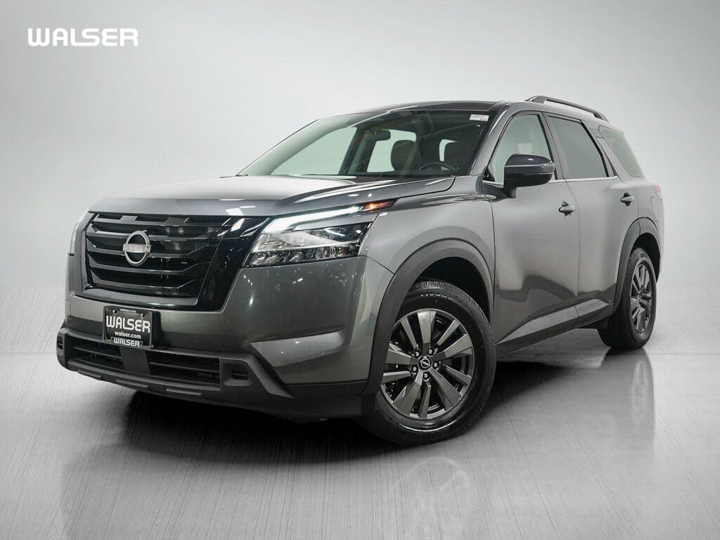 2022 Nissan Pathfinder SV