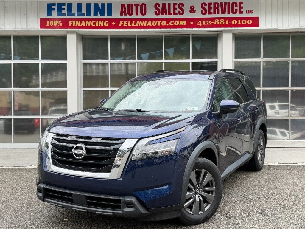 2022 Nissan Pathfinder SV