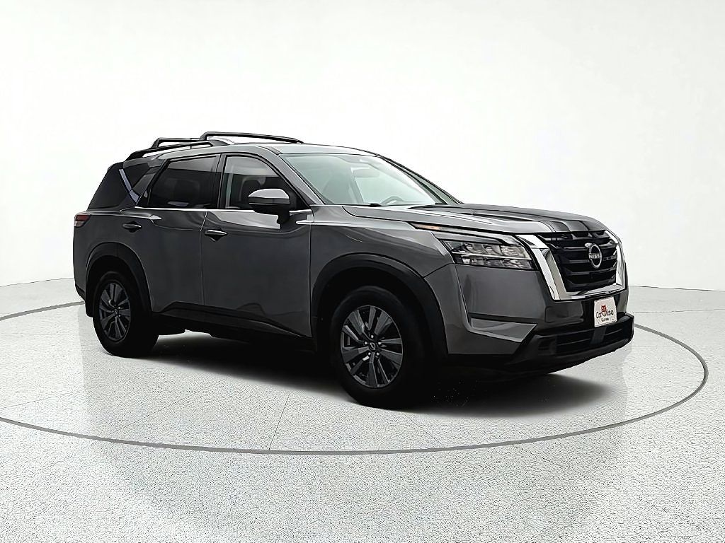 2022 Nissan Pathfinder SV