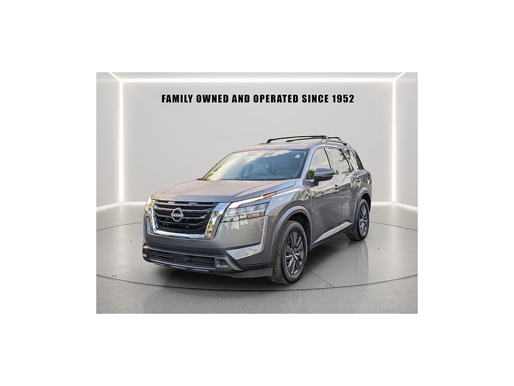 2022 Nissan Pathfinder SV