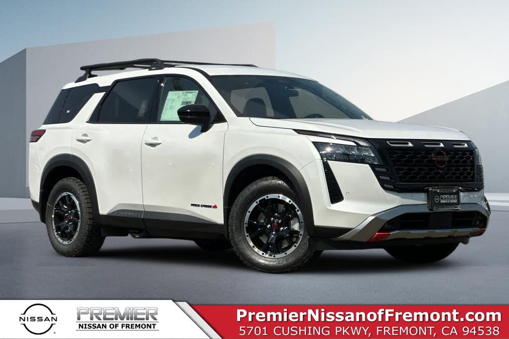 2026 Nissan Pathfinder SV listing photo