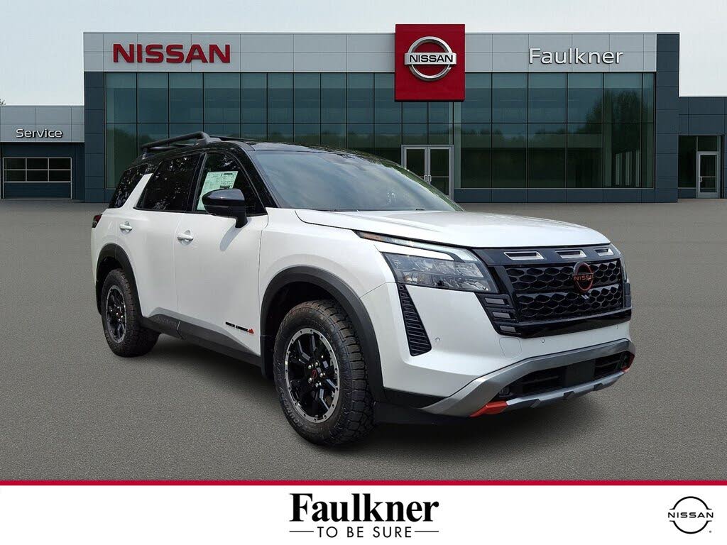 2026 Nissan Pathfinder SV