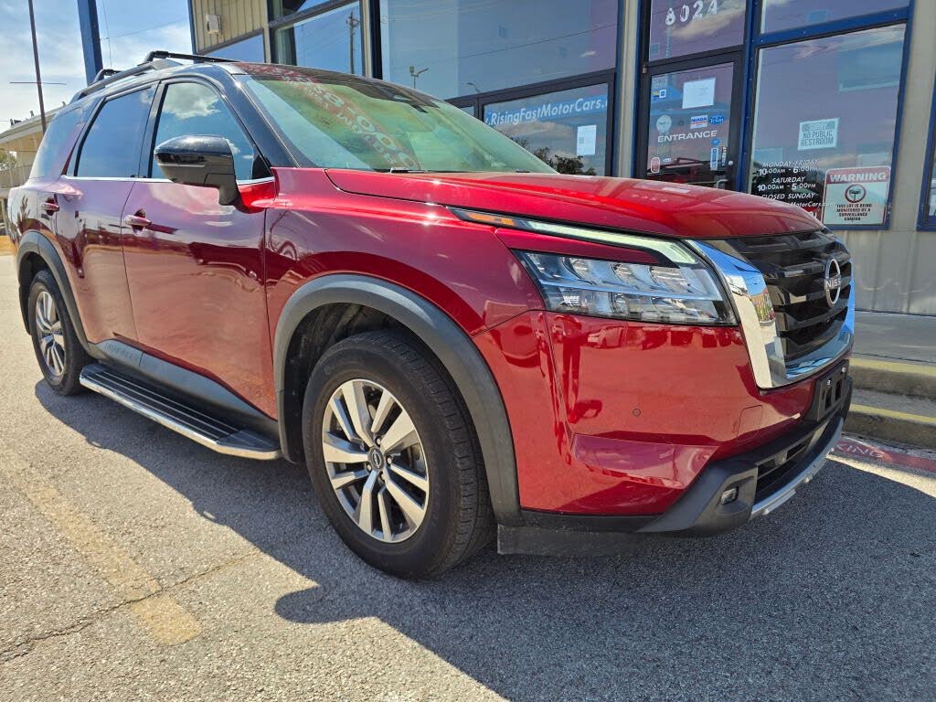 2022 Nissan Pathfinder SL