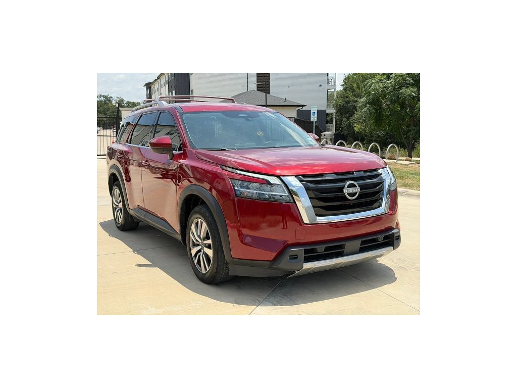2023 Nissan Pathfinder SL