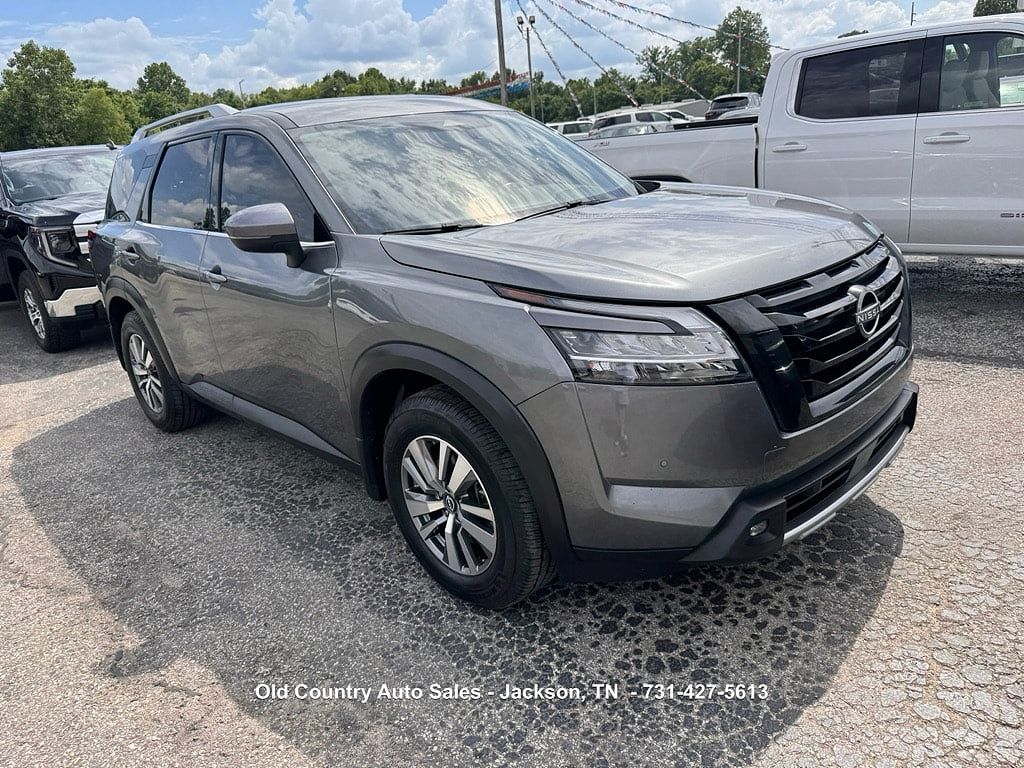2022 Nissan Pathfinder SL