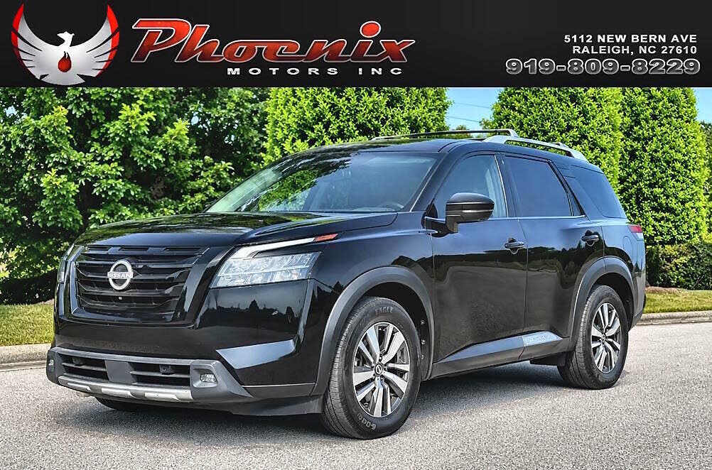 2022 Nissan Pathfinder SL