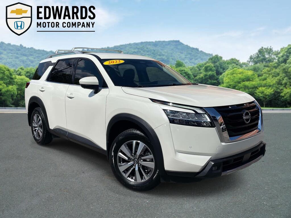 2022 Nissan Pathfinder SL