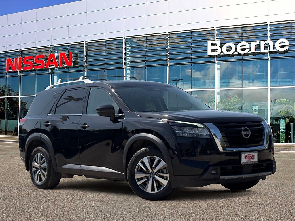2022 Nissan Pathfinder SL