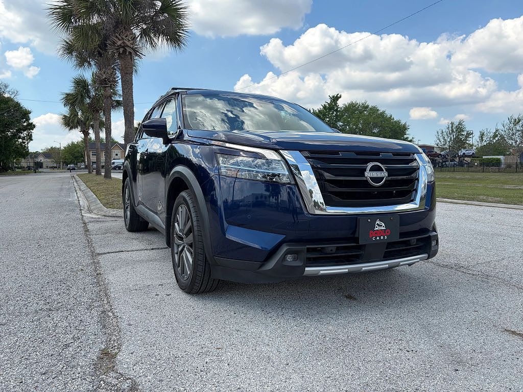 2022 Nissan Pathfinder SL