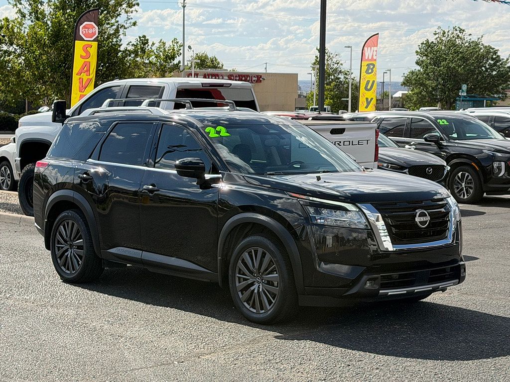 2022 Nissan Pathfinder SL
