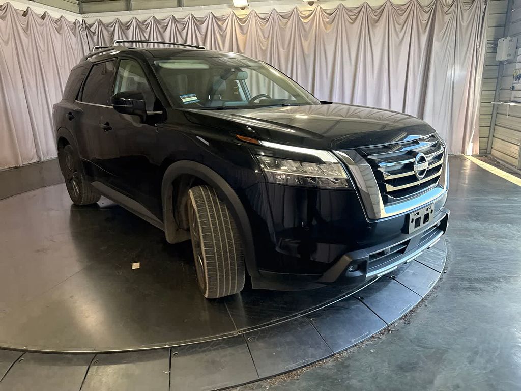 2022 Nissan Pathfinder SL
