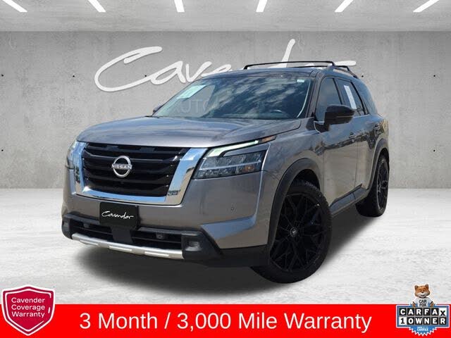 2022 Nissan Pathfinder SL