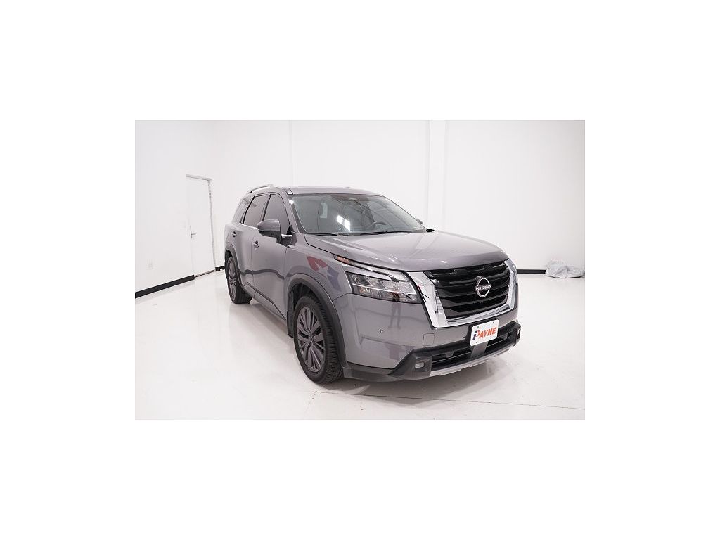 2022 Nissan Pathfinder SL