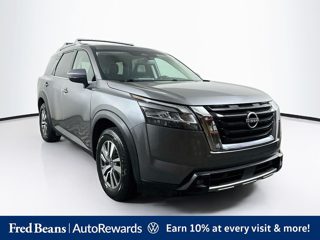 2022 Nissan Pathfinder SL