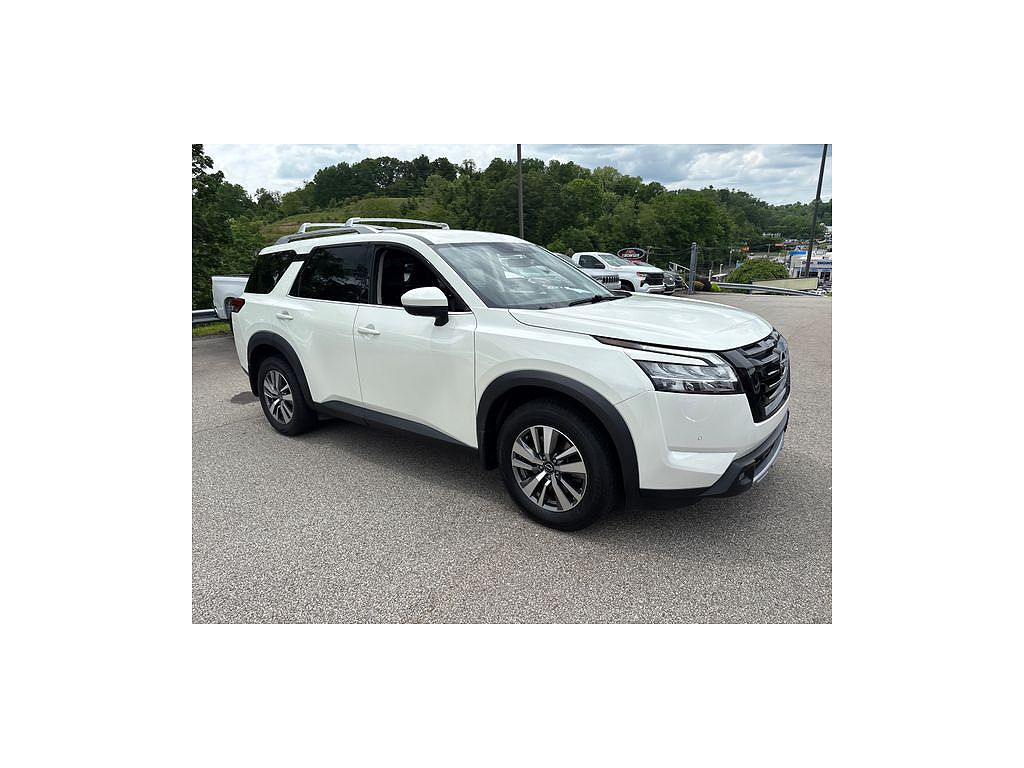 2023 Nissan Pathfinder SL