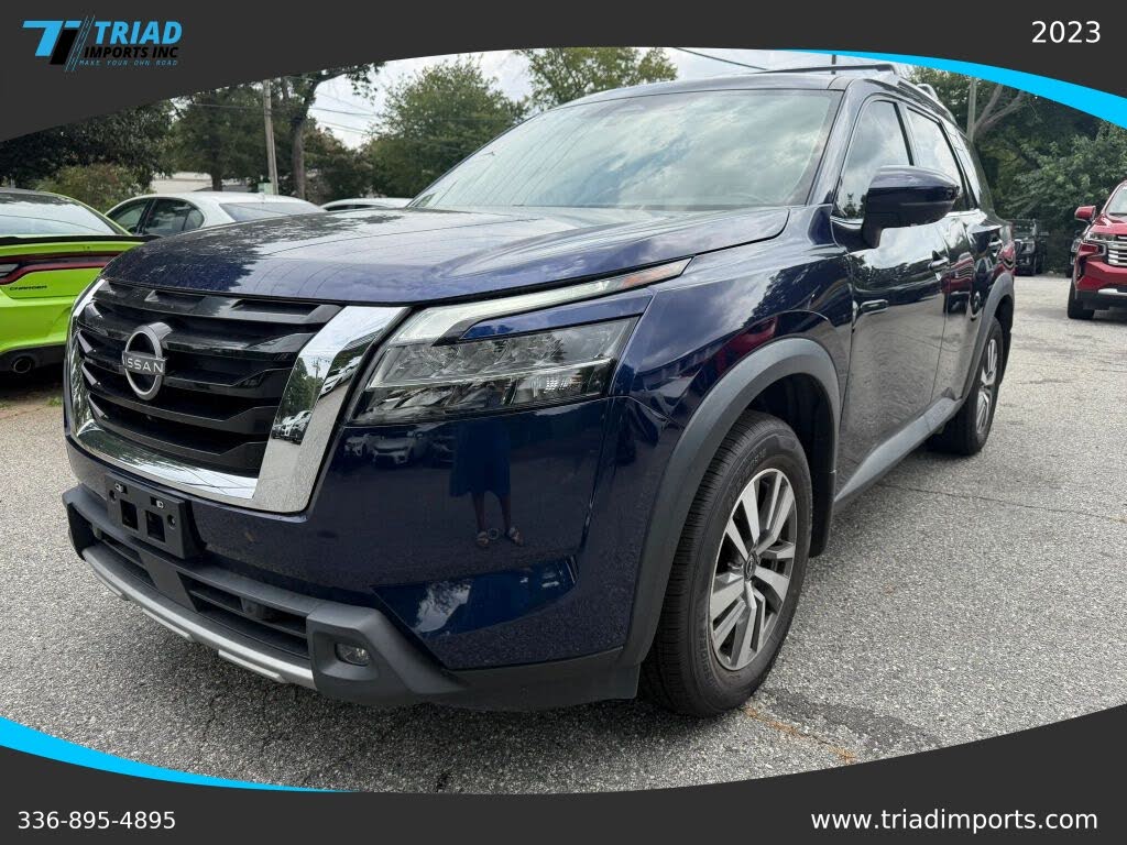 2023 Nissan Pathfinder SL