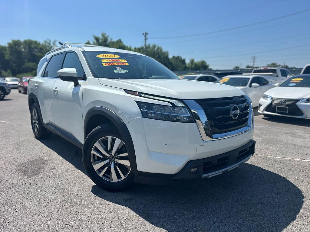 2023 Nissan Pathfinder SL 4WD