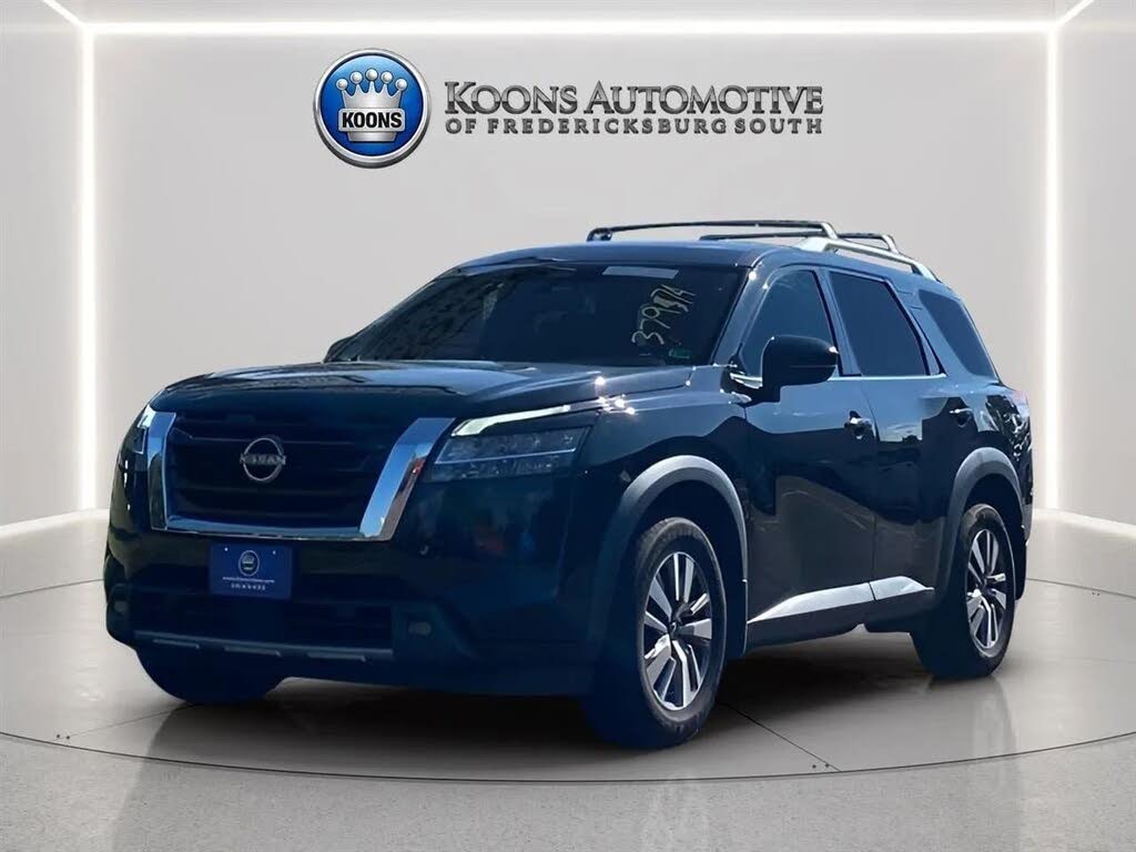 2022 Nissan Pathfinder SL
