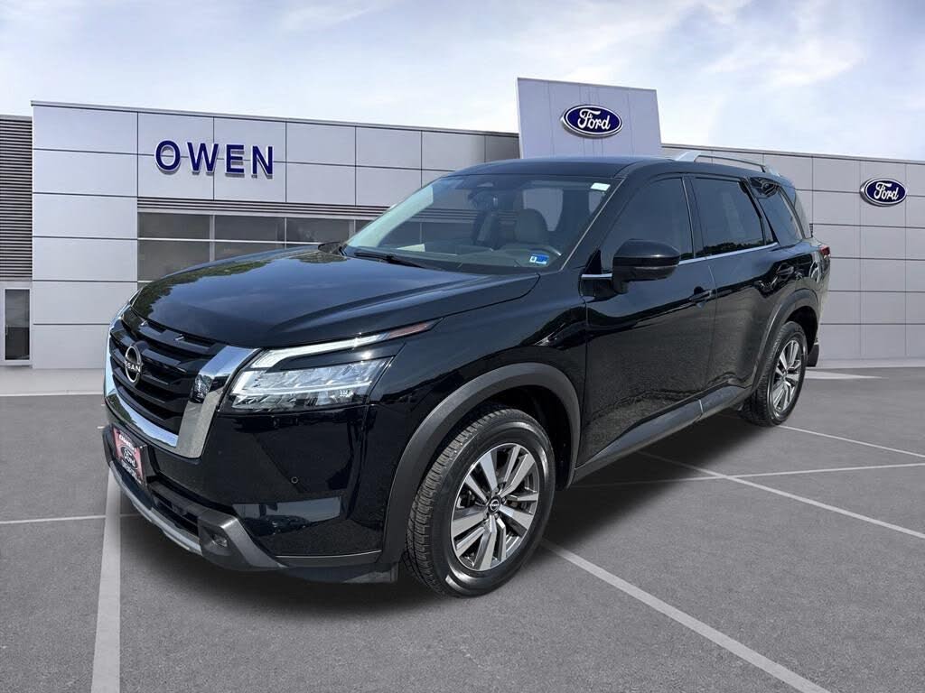 2022 Nissan Pathfinder SL