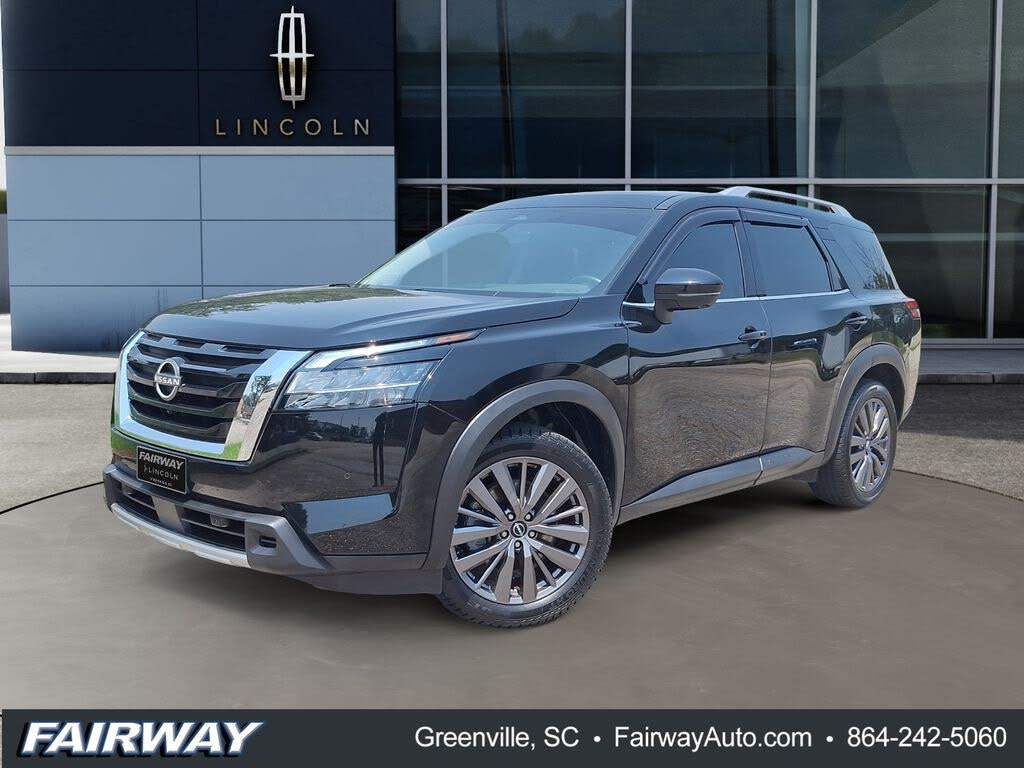 2023 Nissan Pathfinder SL