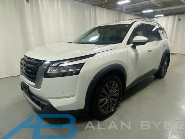 2022 Nissan Pathfinder SL