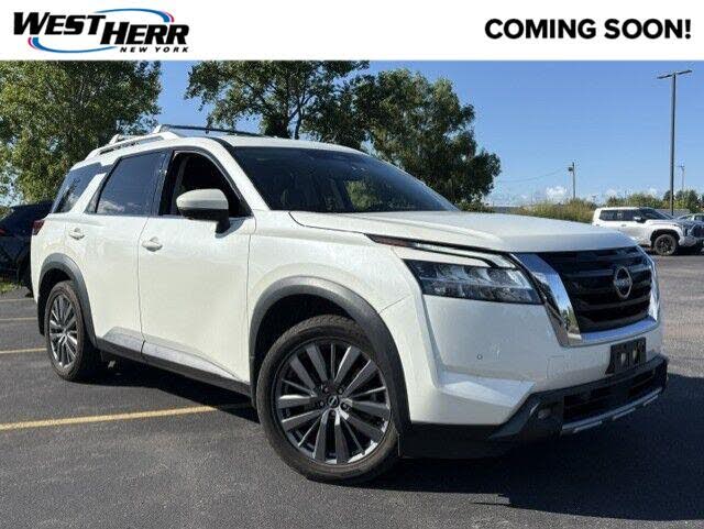 2022 Nissan Pathfinder SL