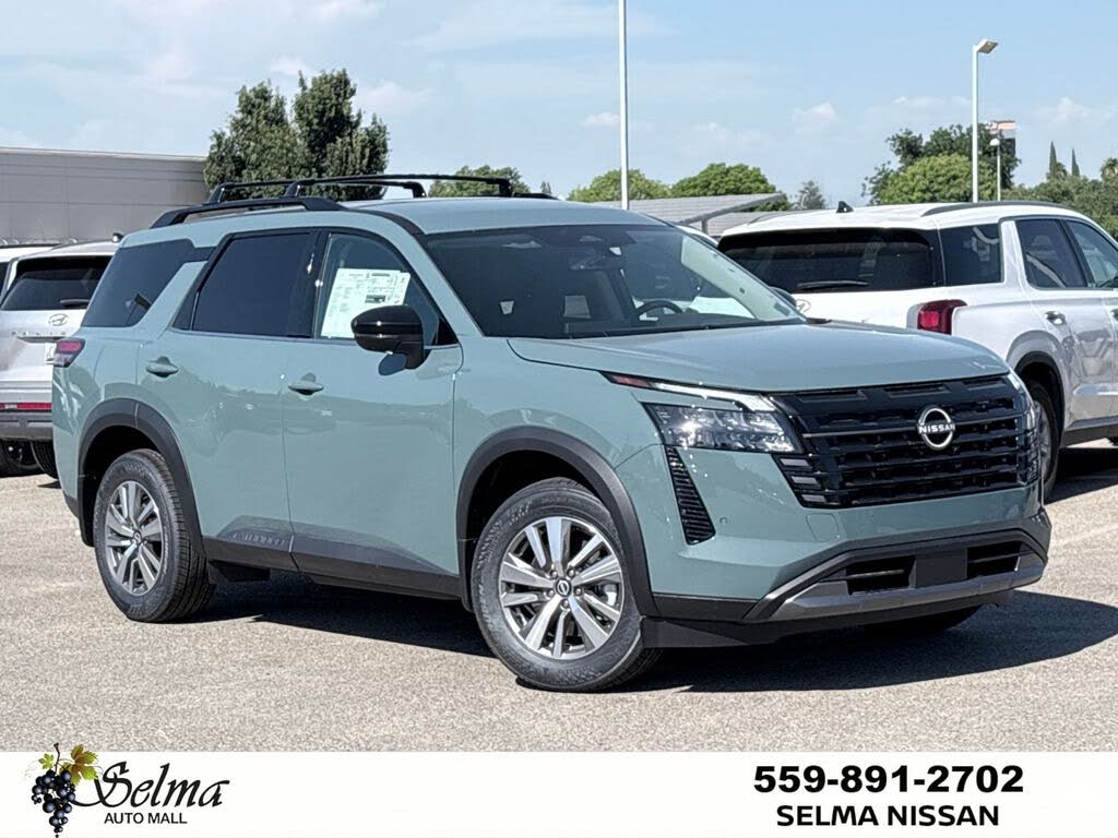 2026 Nissan Pathfinder SL