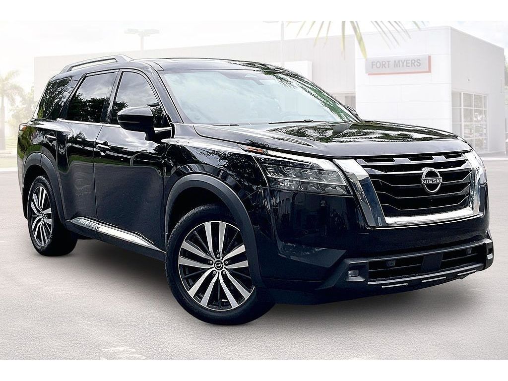 2022 Nissan Pathfinder Platinum
