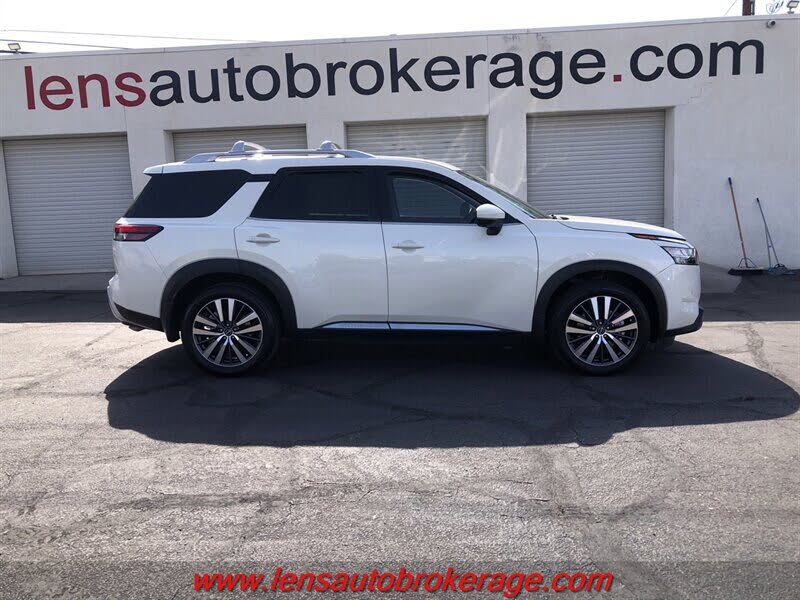 2022 Nissan Pathfinder Platinum