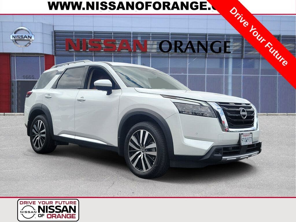 2025 Nissan Pathfinder Platinum