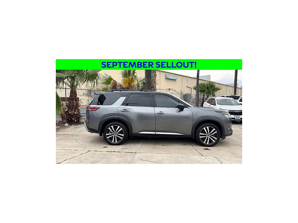 2023 Nissan Pathfinder Platinum