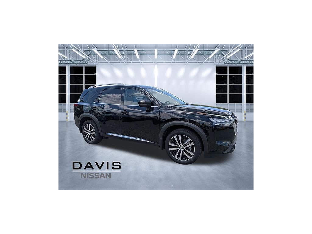 2025 Nissan Pathfinder Platinum
