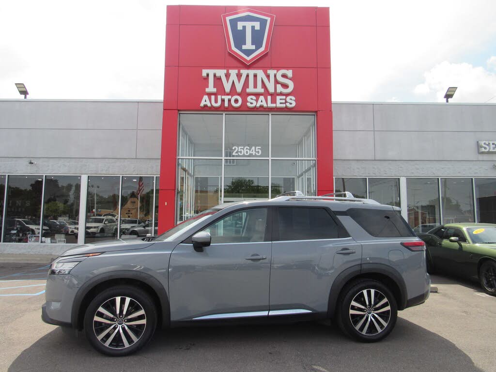 2023 Nissan Pathfinder Platinum
