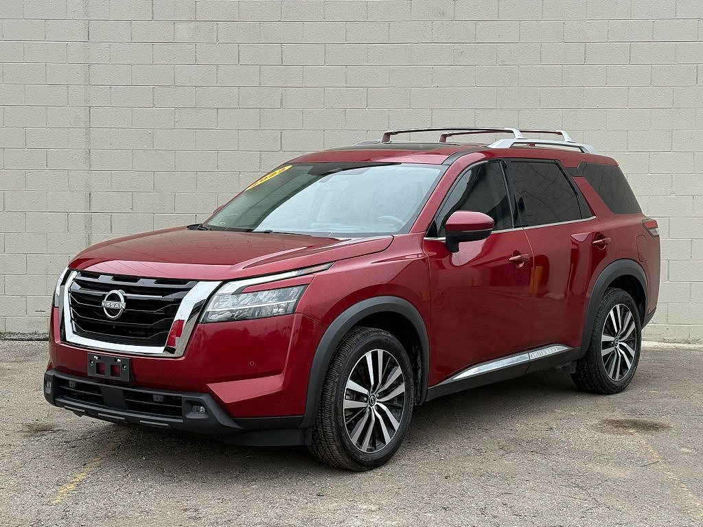 2023 Nissan Pathfinder Platinum