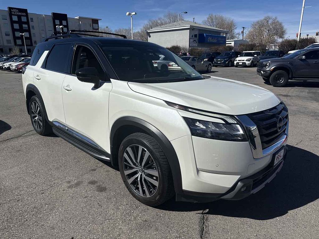 2022 Nissan Pathfinder Platinum