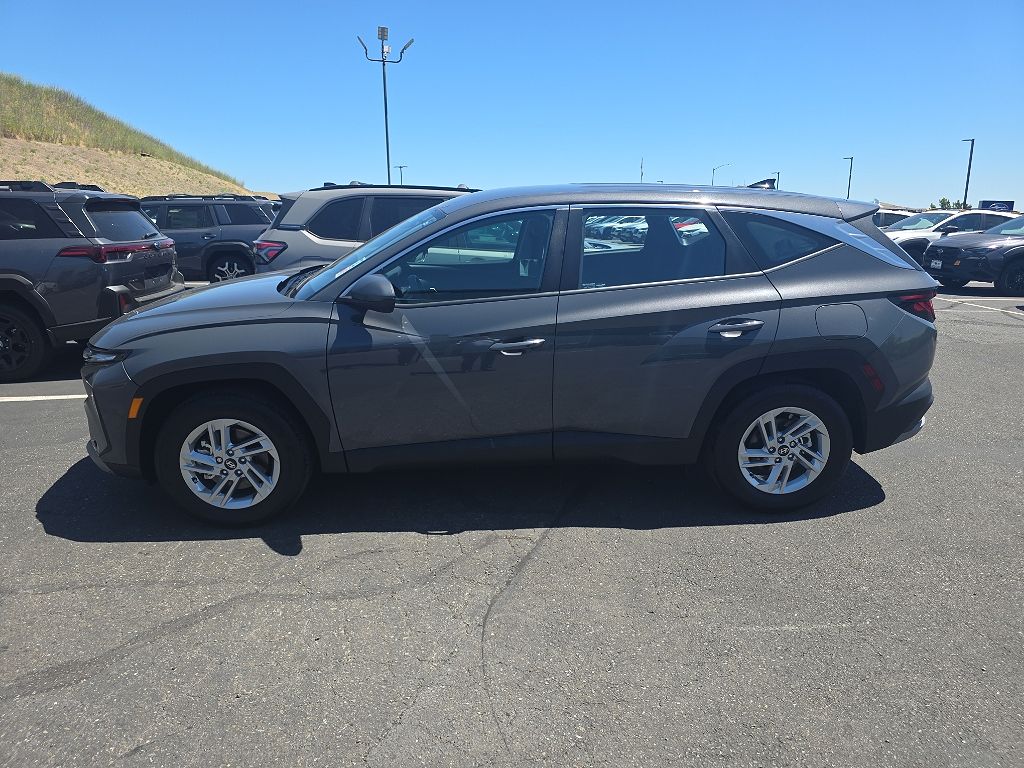 2025 Hyundai Tucson SE