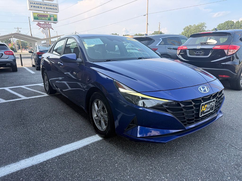 2022 Hyundai Elantra SE