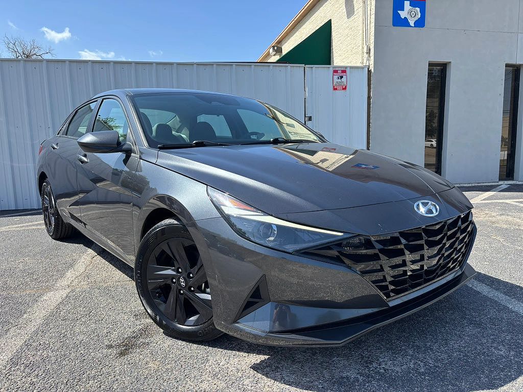 2022 Hyundai Elantra SEL