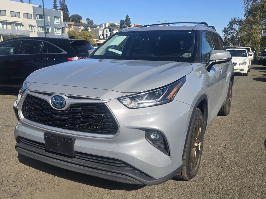 2022 Toyota Highlander Hybrid Bronze Edition