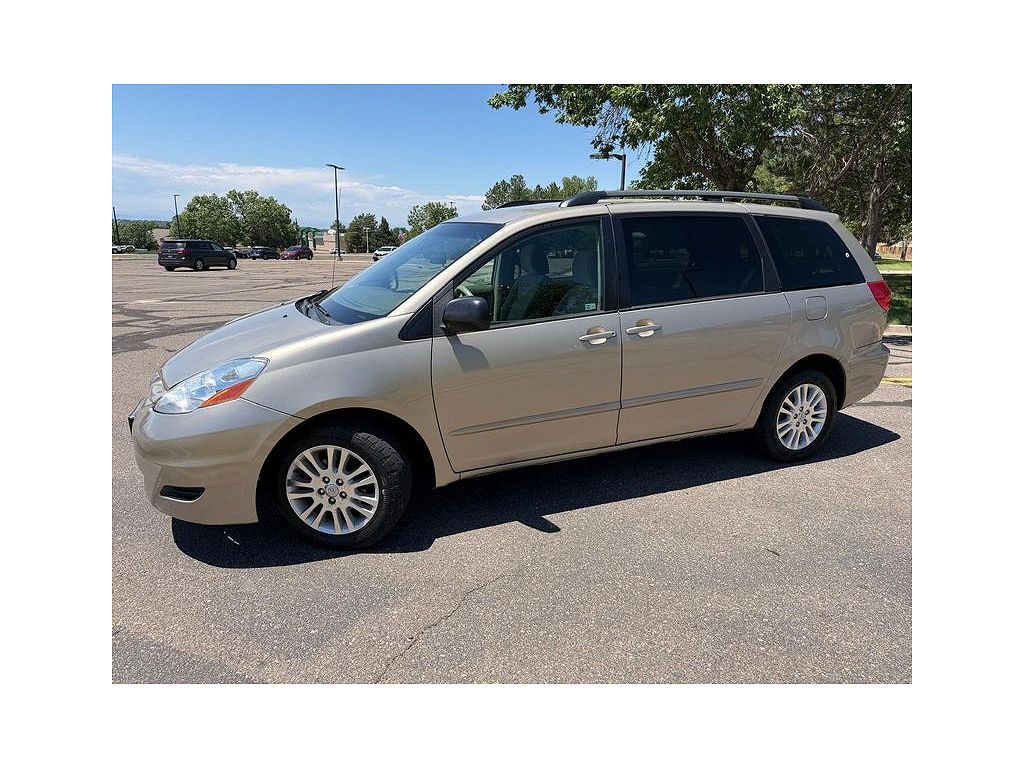 2009 Toyota Sienna LE 7-Passenger