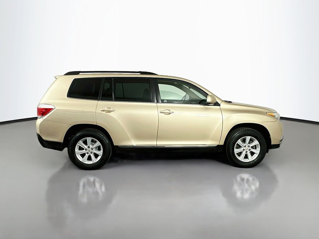 2011 Toyota Highlander SE