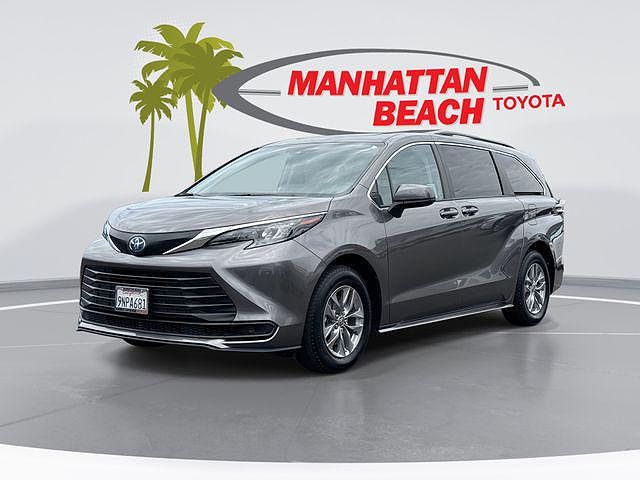 2024 Toyota Sienna LE 8-Passenger