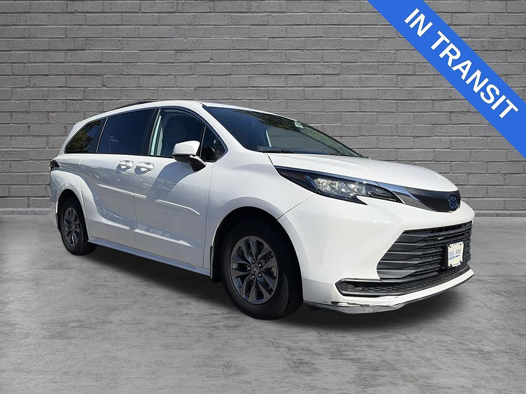 2021 Toyota Sienna LE 8-Passenger
