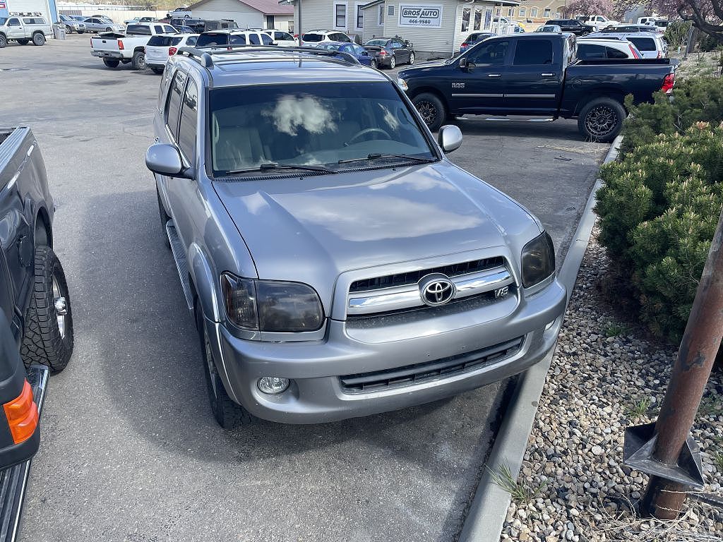2005 Toyota Sequoia SR5
