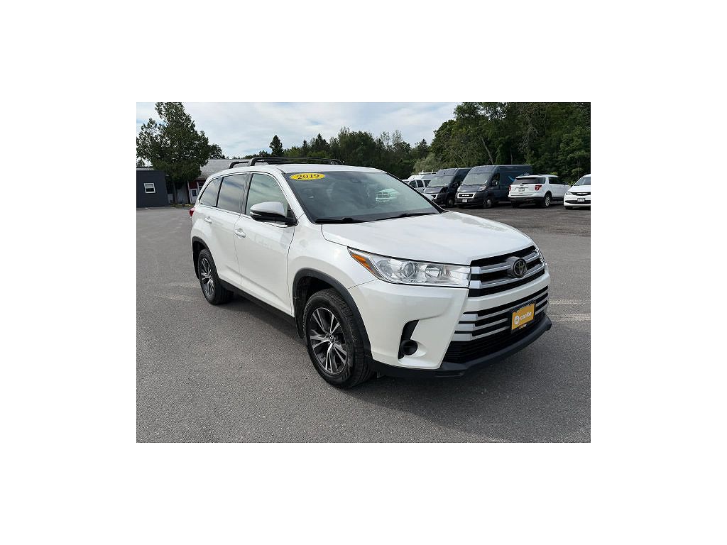 2019 Toyota Highlander LE